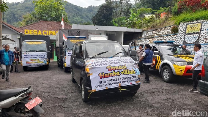 Kala Warga bersama Polres Sumedang Bahu Membahu Kirim Bantuan untuk Cianjur