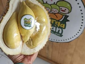 Cicip Legitnya Aneka Durian Lokal & Olahannya di Keluarga Durian Pati