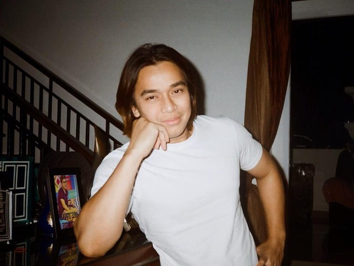 Kulineran Seru Billy Syahputra dari Jajan Pie hingga Makan Semur Jengkol Kulineran Seru Billy Syahputra dari Jajan Pie hingga Makan Semur Jengkol