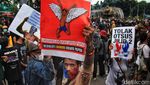 Atribut Papua Merdeka Mejeng Saat Demo Mahasiswa di Patung Kuda