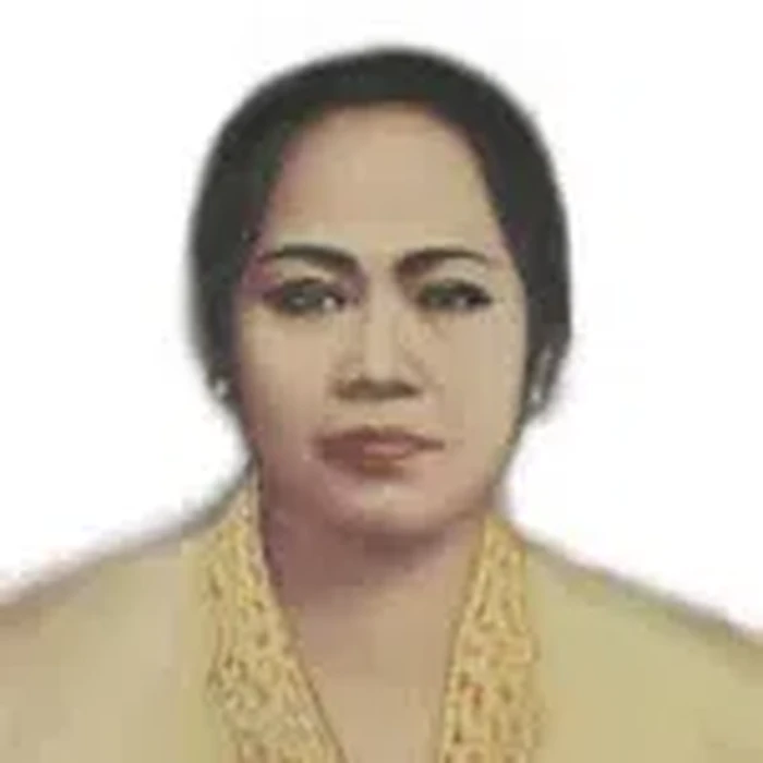 Nama Nyonya Meneer begitu identik dengan aneka jamu asal Semarang. Namun ternyata, Nyonya Meneer tidak lahir di Port of Java. Ia lahir di Sidoarjo.