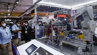 Selama empat hari ke depan, akan ada sebanyak 10 produk dari industri kecil dan menengah (IKM) dalam negeri binaan Ditjen Industri Kecil, Menengah dan Aneha Kementerian Perindustrian atau yang dikenal dengan Kampung Industri.