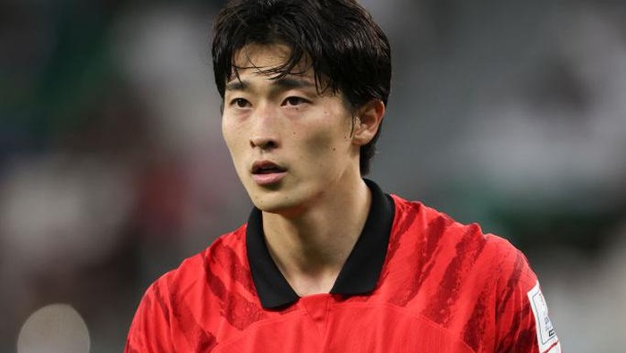 AL RAYYAN, QATAR - NOVEMBER 28:  Cho Gue-Sung of South Korea during the FIFA World Cup Qatar 2022 Group H match between Korea Republic and Ghana at Education City Stadium on November 28, 2022 in Al Rayyan, Qatar. (Photo by Jean Catuffe/Getty Images)