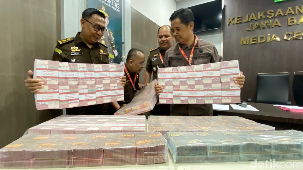 Penampakan Uang Rp 6,5 M dari Korupsi BOS 2 ASN Kemenag Jabar