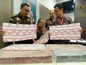 Penampakan Uang Rp 6,5 M dari Korupsi BOS 2 ASN Kemenag Jabar