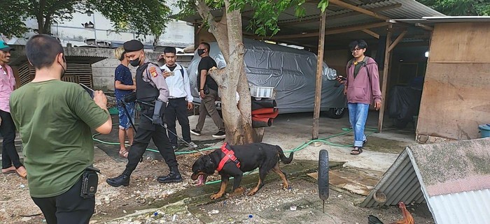 Penggerebekan Kampung Boncos, Jakarta Barat. (Dok Istimewa)