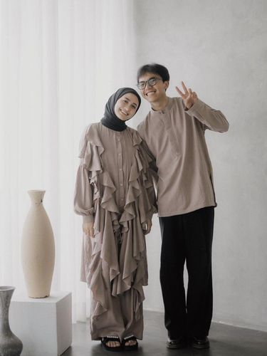rekomendasi warna hijab hitam untuk dipadukan dengan baju milo.