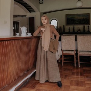 7 Rekomendasi Warna Hijab yang Cocok dengan Baju Milo 7 Rekomendasi Warna Hijab yang Cocok dengan Baju Milo