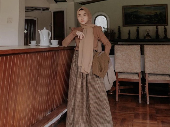 Rekomendasi warna hijab rekomendasi warna hijab beige untuk dipadukan dengan baju milo.