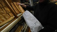 Roti ini telah menjadi bagian utama dari makanan Prancis setidaknya selama 100 tahun, meskipun beberapa orang percaya itu sudah ada lebih lama.