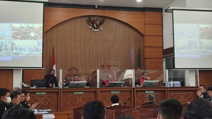 Sidang Hendra Kurniawan dan Agus