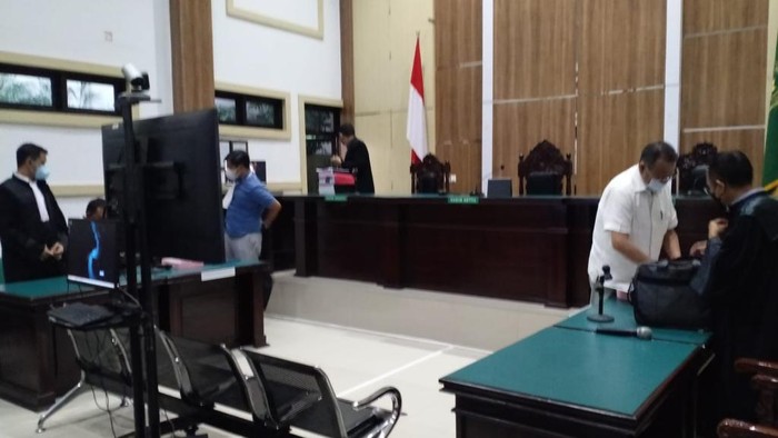 sidang tambang ilegal di pasuruan