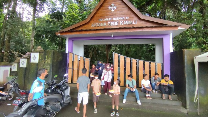 Wisata Religi di Situs Astana Gede Kawali dan Ciung Wanara Ciamis