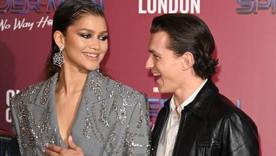 7 Potret Kemesraan Tom Holland dan Zendaya yang Disebut Sudah Tunangan