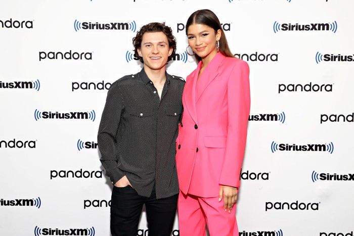 LONDON, ENGLAND - DECEMBER 05: (L-R) Zendaya and Tom Holland attend a photocall for 