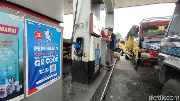 Uji coba pembelian bio solar dengan QR Code MyPertamina di Ciamis, Kamis (1/12/2022)