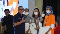 Zulhas menambahkan, pelaku UMK yang sudah kerja sama dan menetapkan tiga pilar ini, omzetnya naik tiga kali lipat.