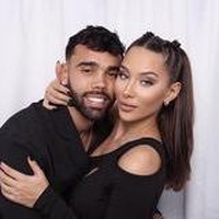 Tatiana Trouboul, Pacar David RayaSetelah menikah dengan David Raya, Tatiana pindah ke Inggris untuk menemani suami yang bergabung dengan klub Brentford. Dilaporkan mereka sudah cukup lama menjalin hubungan tapi baru menunjukkan kemesraan setahun ini.Foto: Instagram