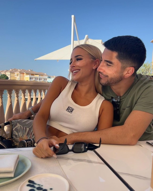 Marta adalah seorang selebgram yang memiliki bisnis konsultasi. Ia dikenal pernah berpacaran dengan penyanyi Spanyol sebelum akhirnya jatuh ke pelukan Carlos Soler. Foto: Instagram