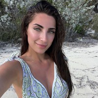 Sara sendiri adalah seorang penari ballet dan kontemporer yang dulu sering melakukan pertunjukkan. Sara dan Laporte memiliki satu anak lelaki yang diberi nama Lucay.Foto: Instagram