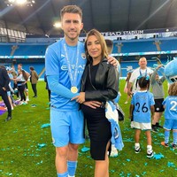 Sara Botello, Pacar Aymeric LaporteDikatakan jika Sara Botello rela bolak-balik kota asalnya, Bilbao dan Manchester demi menemani suaminya. Foto: Instagram