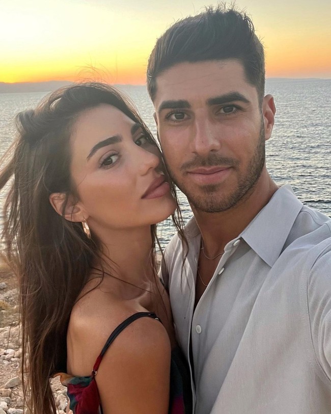 Sandra Garal, Pacar Marco AsensioHubungan Sandra dan Asensio sering jadi sorotan. Sandra diketahui bertemu dengan pemain Real Madrid tersebut di sebuah klub malam ketika bekerja sebagai pelayan.Foto: Instagram