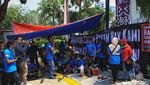 Warga Kebon Bayam Bikin Tenda dan Nyanyi-nyanyi di Balai Kota