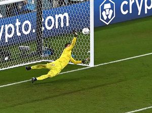 Szczesny Gagalkan Messi, Memang Makin Jago Tepis Penalti!