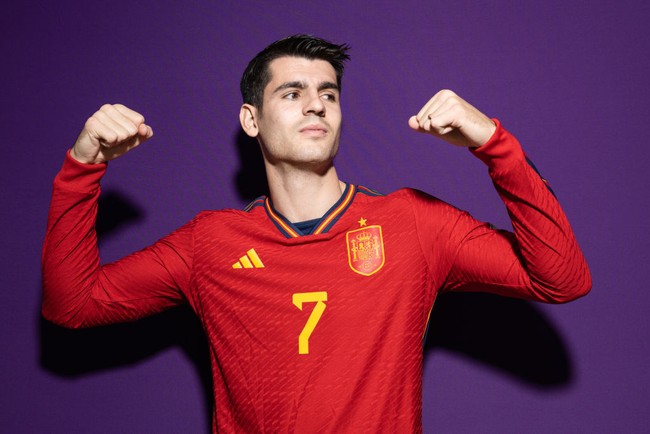 Alvaro Morata juga merupakan pemain Spanyol yang sangat digandrungi para wanita. Selain skilnya, Alvaro Morata juga dikenal pemain Spanyol yang ganteng. (Oliver Hardt/Getty Images)
