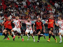 Di babak pertama, skor berakhir sama kuat 0-0. Di babak kedua, laga berjalan lebih seru dan sengit dengan balas-balasan serangan, namun tak ada pula gol yang tercipta.