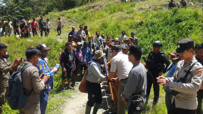 20 Pengungsi asal Kiwirok, Pegunungan Bintang, Papua Tengah telah kembali ke kampung halamannya.