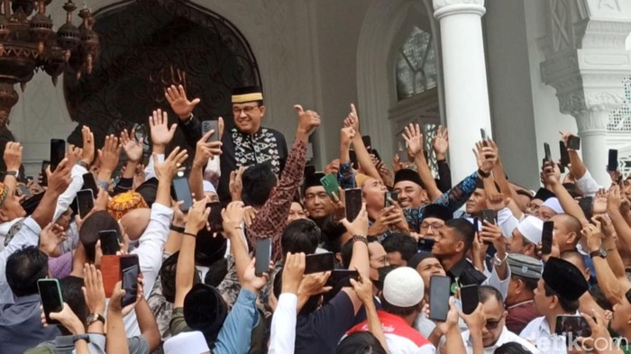 Anies Baswedan di Masjid Baiturrahman Aceh (Foto: Istimewa)