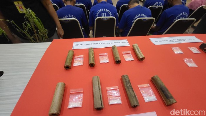 Bambu yang digunakan para pengedar narkoba di Sukabumi untuk menyembunyikan sabu