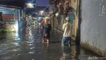 Potret Banjir yang Genangi Jalan Kopo Sayati Bandung