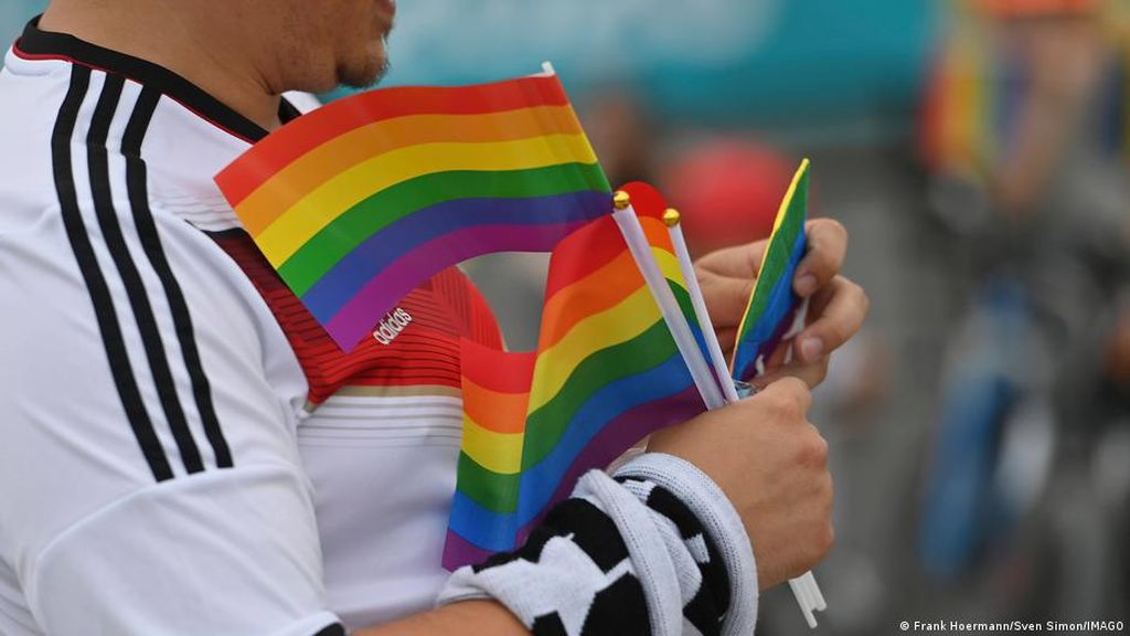 Benarkah Sepak Bola Jerman Sudah Mengakui Minoritas Seksual?