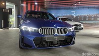BMW Seri 3 Terbaru Resmi Meluncur di Indonesia, Harga Rp 900 Jutaan