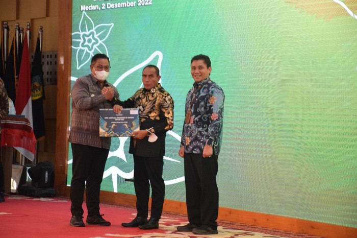 Bupati Dairi Eddy Keleng Ate Berutu membeberkan fokus pembangunan Kabupaten Dairi di tahun 2023. Bupati Dairi Eddy Keleng Ate Berutu membeberkan fokus pembangunan Kabupaten Dairi di tahun 2023.