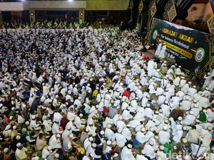 Suasana Reuni 212 di Masjid At-Tin