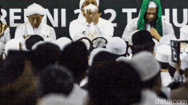 Dihadiri Habib Rizieq, Massa Reuni 212 Penuhi Masjid At-tin