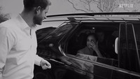 Publik dibuat penasaran dengan isu apa yang akan mereka angkat mengenai keluarga kerajaan. Foto: (dok. Netflix)