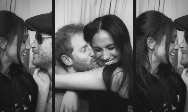 Meghan Markle dan Pangeran juga memperlihatkan kemesraannya dengan potret bergaya photo-box. (Foto: Netflix via AP)