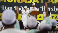 Yusuf Martak menyebut dirinya terpaksa memaksa Habib Rizieq datang ke Masjid At-Tin lantaran adanya ancaman dari jemaah.