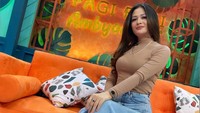 Dalam konten itu, Hesty Klepek Klepek juga mengaku sempat ditawari akting jadi pemeran utama asalkan berani buka baju saat casting. (Foto: dok Instagram)