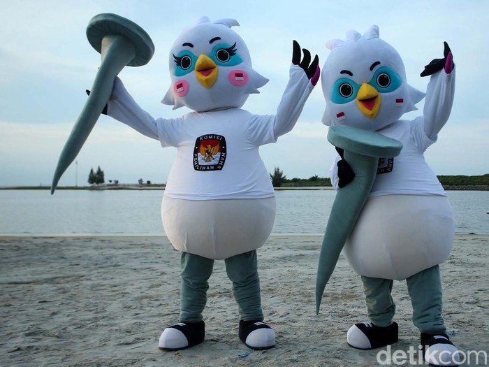 Maskot Pemilu 2024 telah diluncurkan di Ancol, Jakarta, Jumat (2/12/2022). Maskot tersebut berupa sepasang burung Jalak Bali bernama Sura dan Sulu.