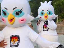 Ini maskot untuk Pemilu 2024. Maskot itu berupa dua burung Jalak Bali bernama Sura dan Sulu. Foto: Rifkianto Nugroho