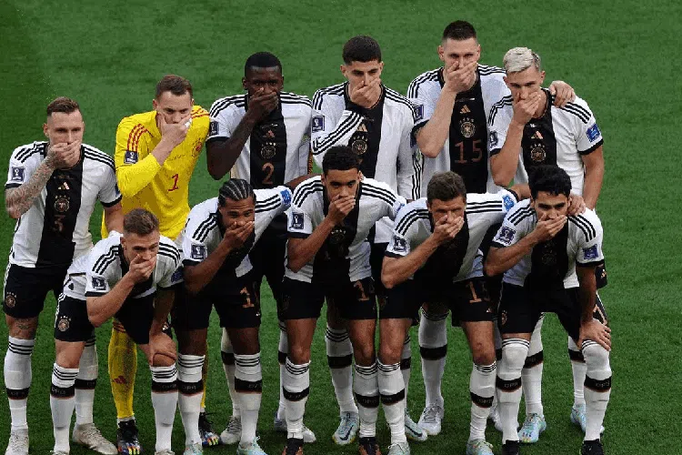 Jerman: Kemarin Tutup Mulut, Kini Tutup Mata