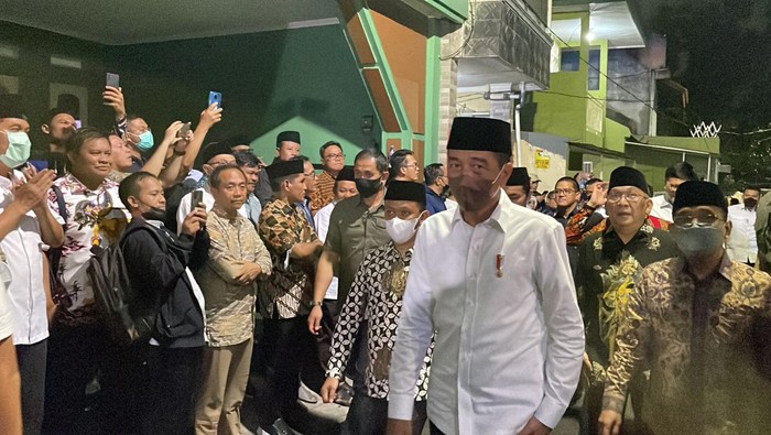 Jokowi Takziah ke Rumah Duka Ferry Mursyidan Baldan (Silvia/detikcom)