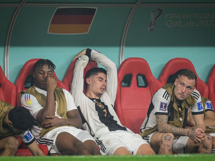 Kai Havertz Rebutan Bola, Tutupi Muka, Saat Kans Lolos Jerman Sirna