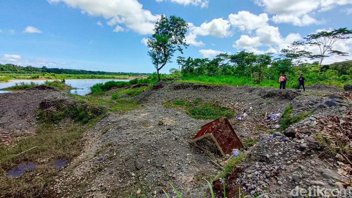 Kondisi pertambangan pasir di Kali Progo, Kulon Progo, DIY, Jumat (2/12/2022).