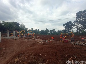 Pemandangan Tempat Relokasi Korban Gempa Cianjur Dekat TPA Sampah